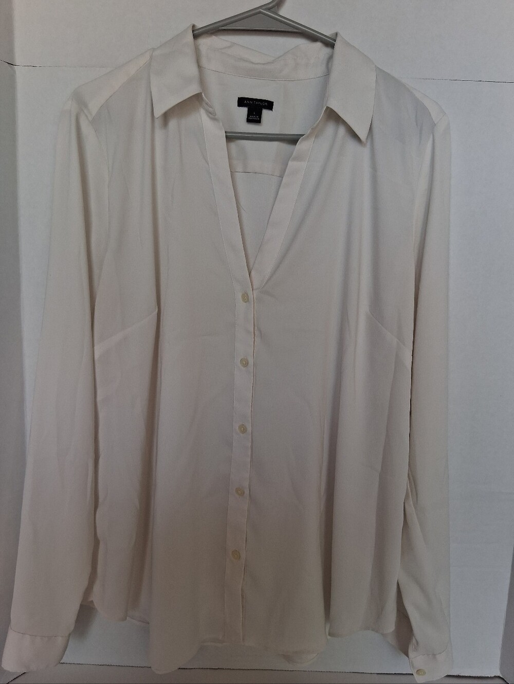 Ann Taylor Ivory Button-Front Long Sleeve Blouse